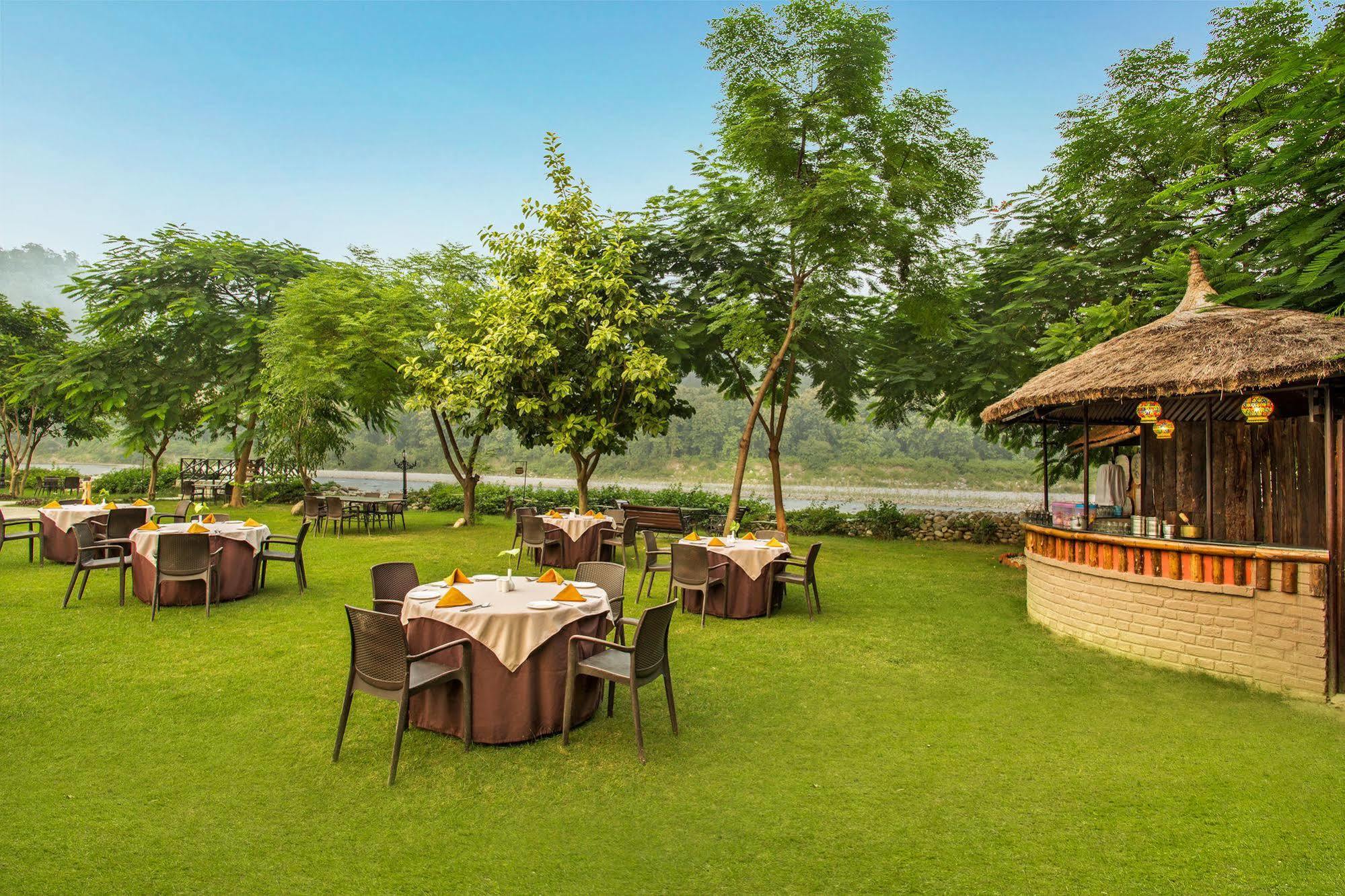 The Riverview Retreat Corbett By Leisure Hotels Garjia Kültér fotó